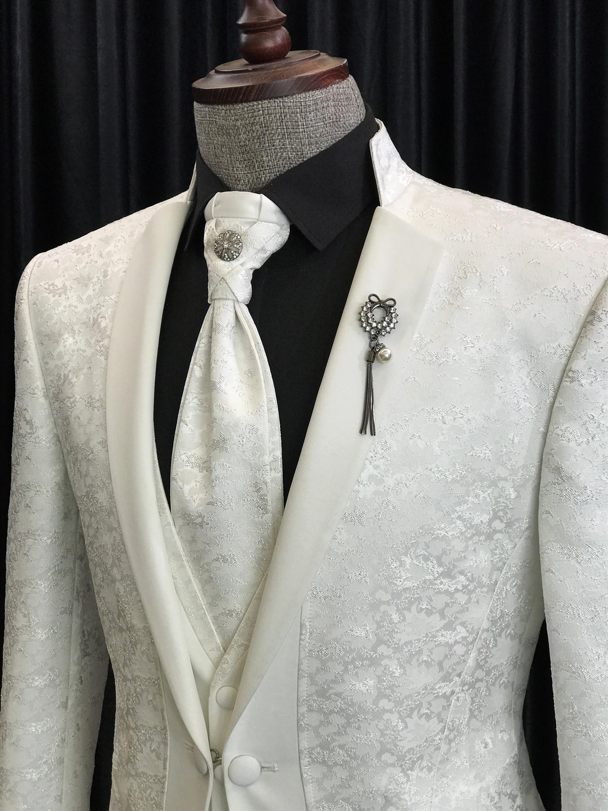Christian New Arrival Three-Piece White Jacquard Special Lapel Wedding Suits