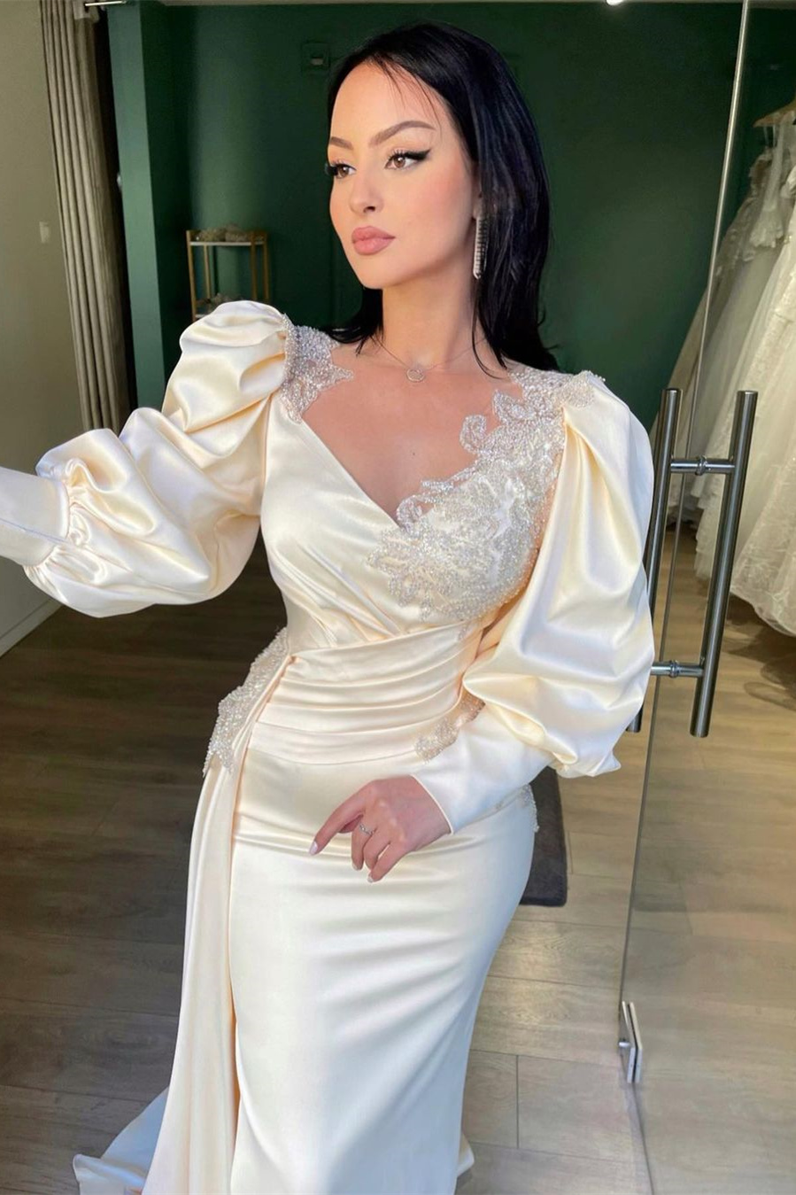 Charming Long Sleeves V-Neck Mermaid Evening Dress With Beadings