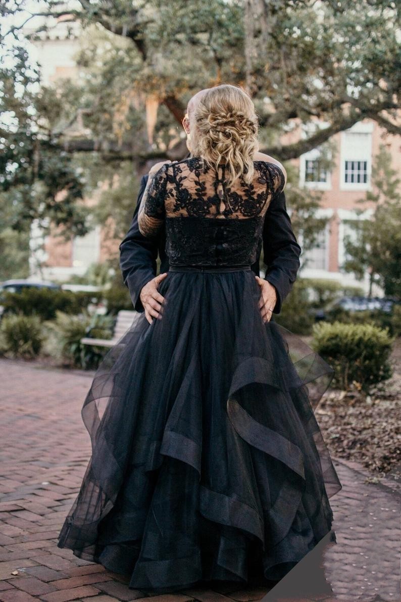 Charming Tulle Lace Layers Long Two-Piece Wedding Dress with Short Sleeves