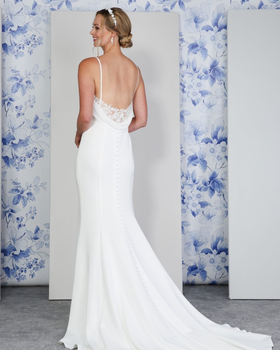 Lace Back Spaghetti Strap White Chiffon Sleeveless Mermaid Formal Dress