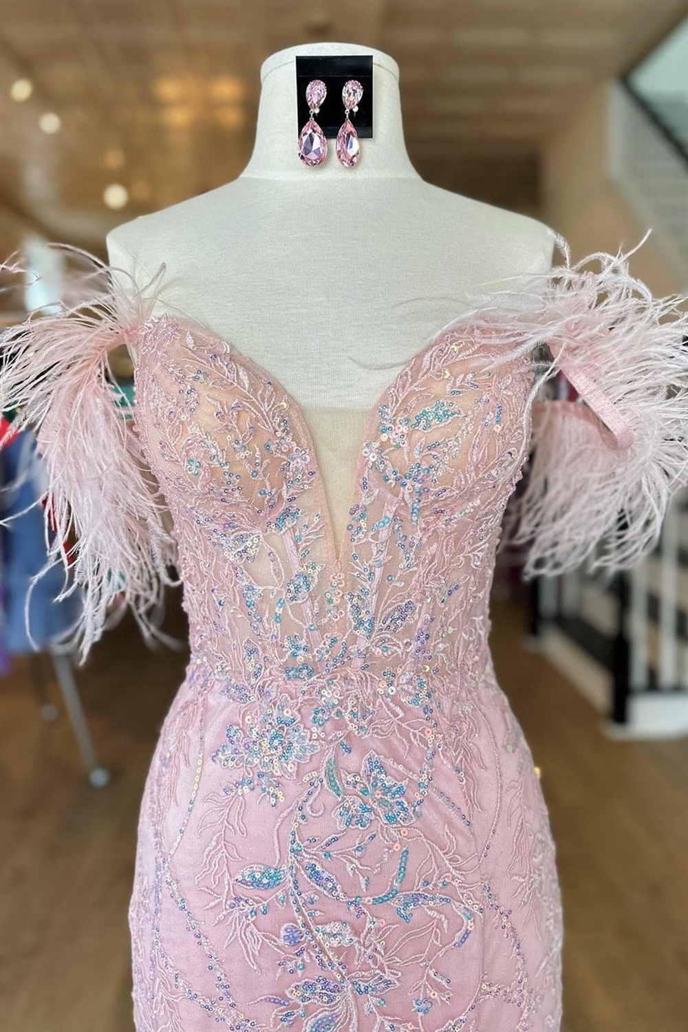 Elegant Pink Off-the-Shoulder Mermaid Prom Dress with Feather Corset