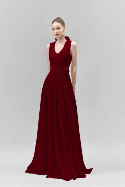Chic Sleeveless Straps V Neck Long Formal Dress With Pleated Belt