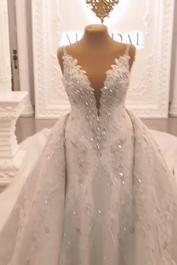 Classy Spaghetti-Straps Sweetheart A-Line Backless Wedding Dress with Appliques Lace