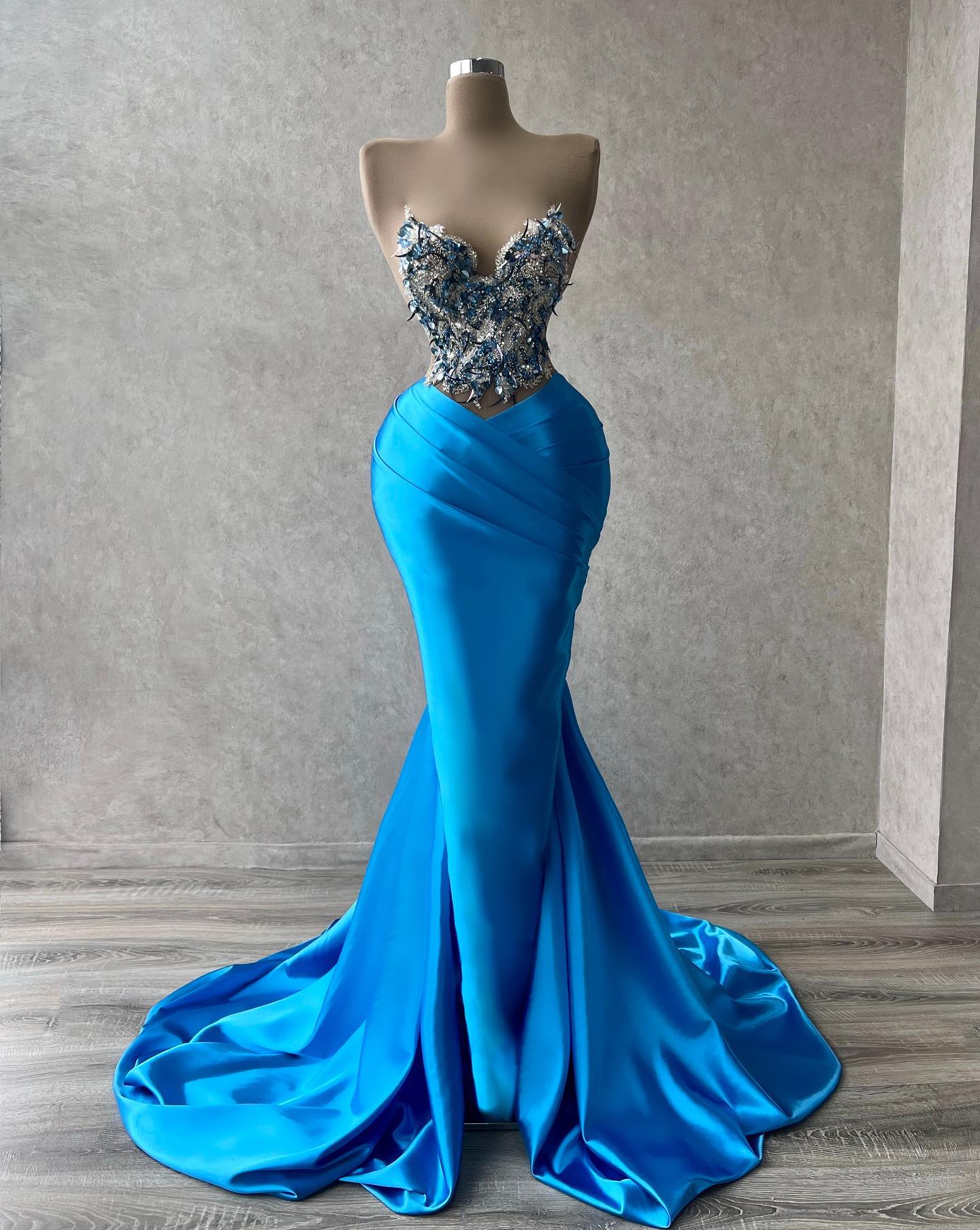 Elegant Strapless Sleeveless Sky Blue Mermaid Satin Evening Dress Ball Gown