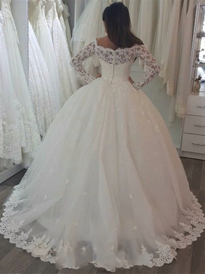 Classic Long Sleeves Off-the-Shoulder Wedding Dress with Appliques Lace