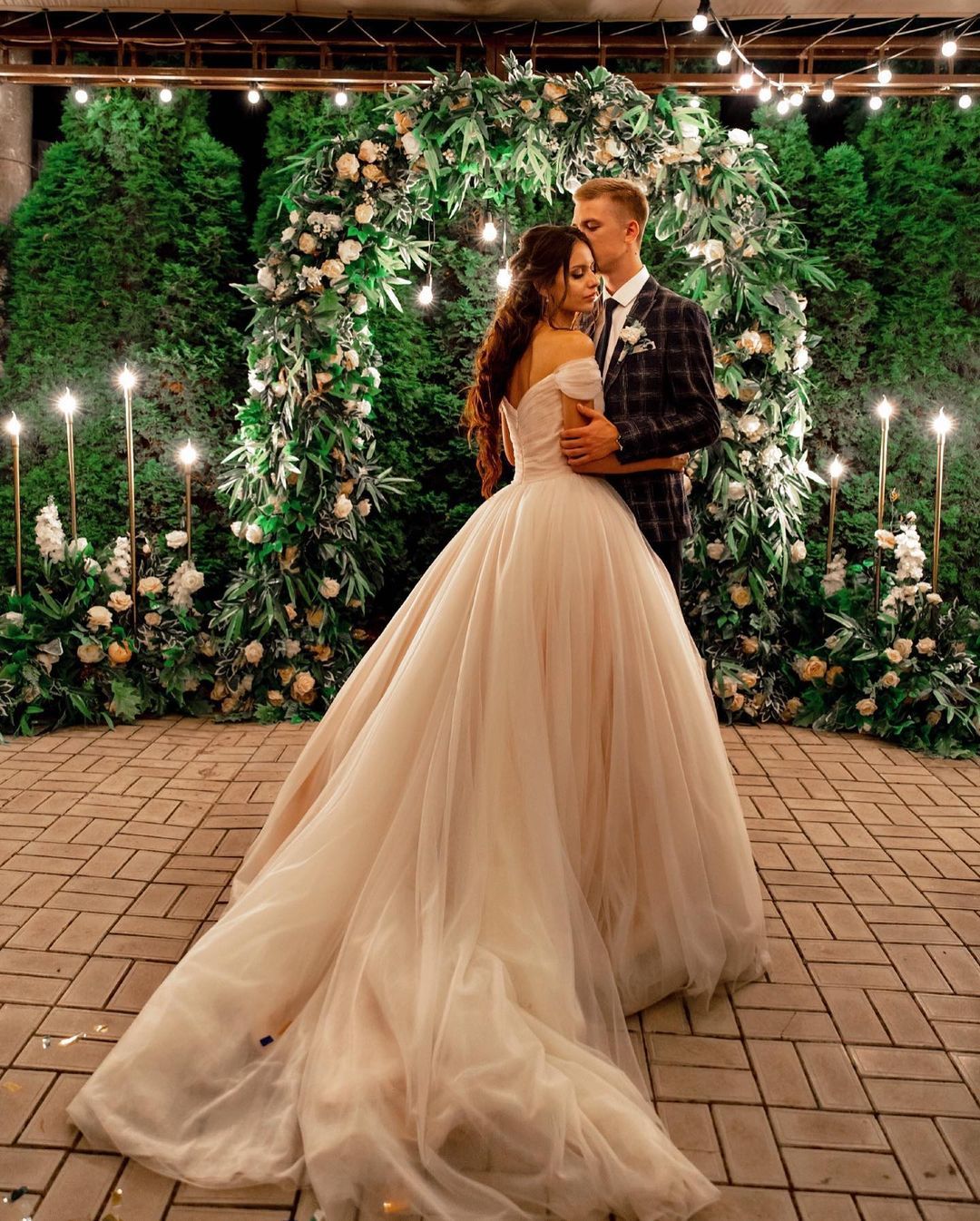 Elegant Tulle Off-the-Shoulder A-Line Long Wedding Dress with Chapel Train