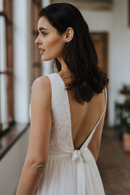 Beach Lace Wedding Dress Open Back