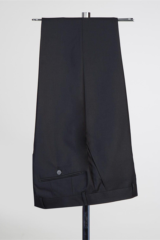 Modern Black Wedding Suit for Men with Peaked Lapel