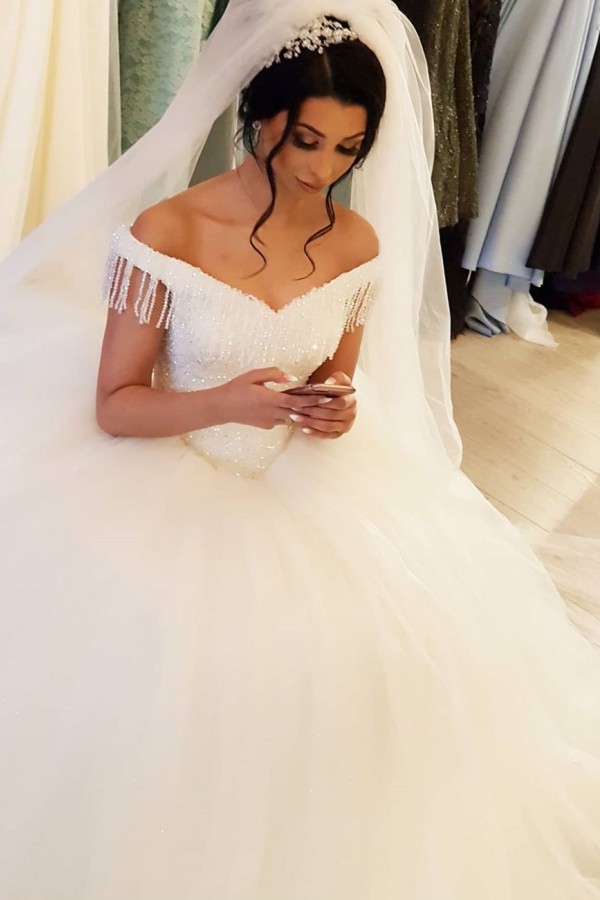 Stunning Off-the-Shoulder Beading Backless Floor-Length Wedding Dress with Tassel Tulle