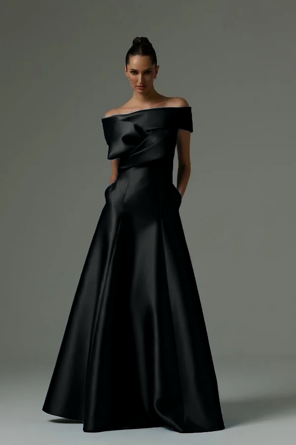 Off the Shoulder Sleeveless Long Formal Dress With Pleated Pocket