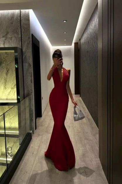 Halter V Neck Sleeveless Long Mermaid Formal Dress With Pleated