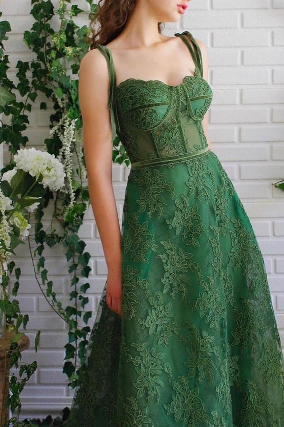 Green Emerald Spaghetti-Straps Evening Dress With Appliques A-Line Strapless