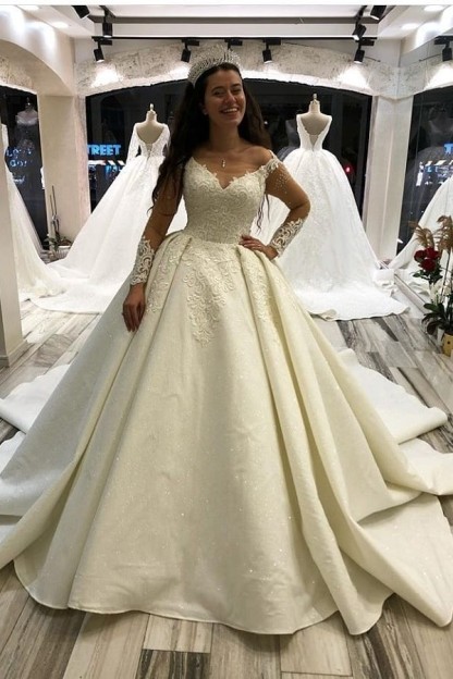 Glamorous Long Sleeves Sweetheart Satin Princess Wedding Dress with Appliques