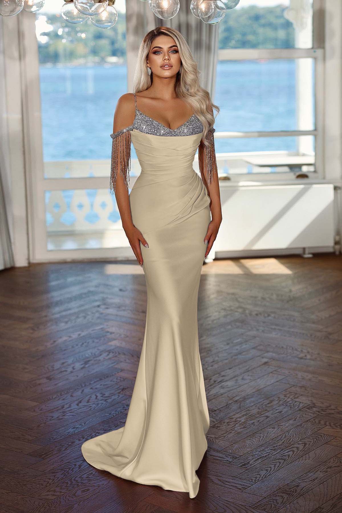 Elegant Spaghetti-Straps Evening Dress Mermaid Long With Tassels Sequins