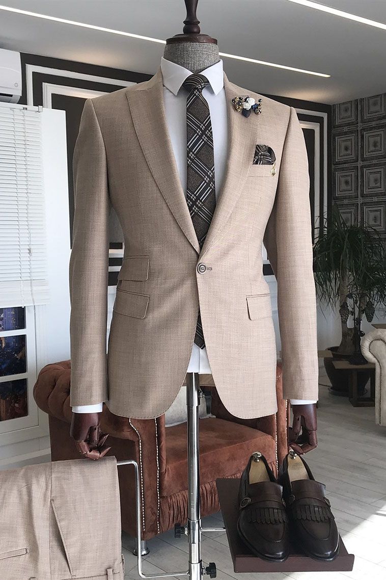 New Arrival Pink Peaked Lapel Men's Wedding Suits
