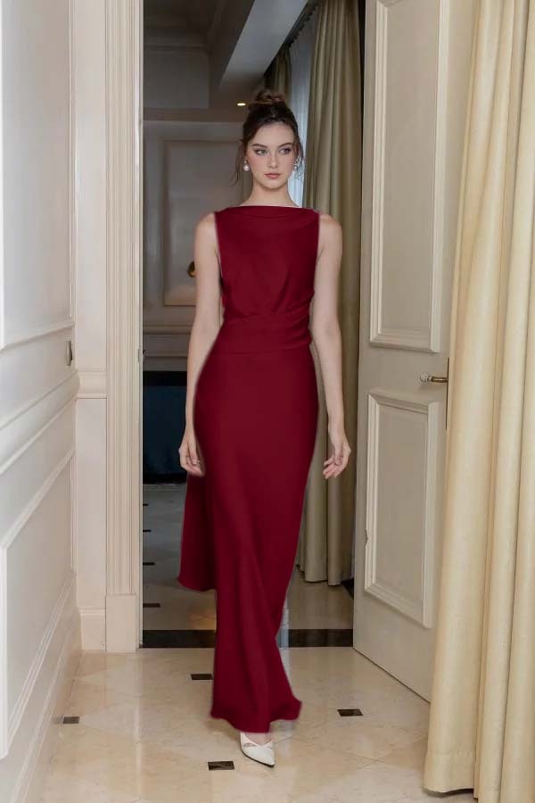 Long Slimming Sleeveless Formal Dress Flowy Backless With Pleated
