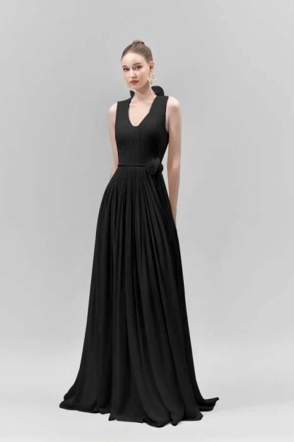 Chic Sleeveless Straps V Neck Long Formal Dress With Pleated Belt