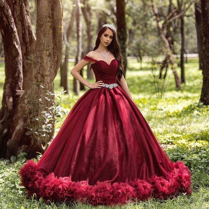 Popular Princess Off-the-Shoulder Long Wedding Dress with Tulle