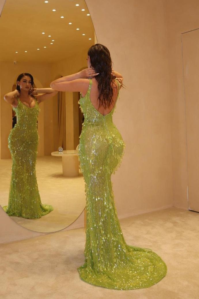 Glamorous Green Spaghetti Strap Sleeveless Long Formal Dress With Beadings