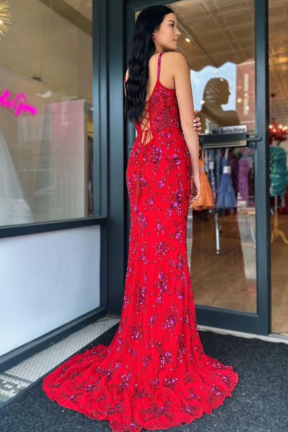Elegant Red Mermaid Prom Dress with Stylish Spaghetti Straps and Front Split