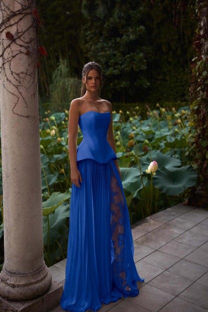 Strapless Sleeveless Long Formal Dress With Pleated Split Appliques