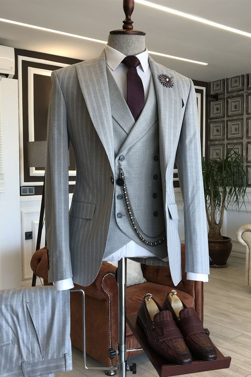 Glamorous Gray Striped Peaked Lapel Prince Suit for Wedding with Three-Pieces