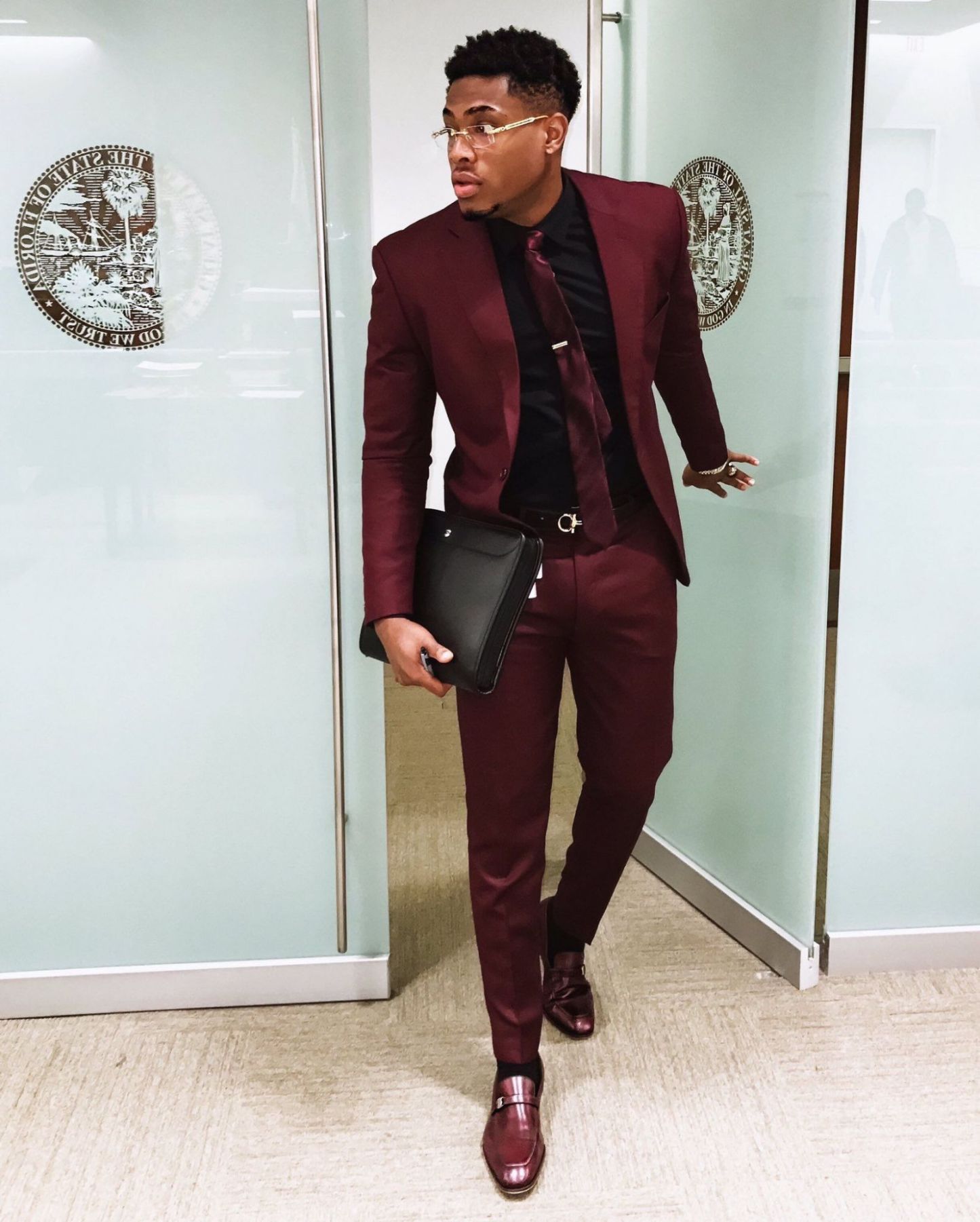 Gentle Burgundy Dinner Prom Suits for Groom with One Button