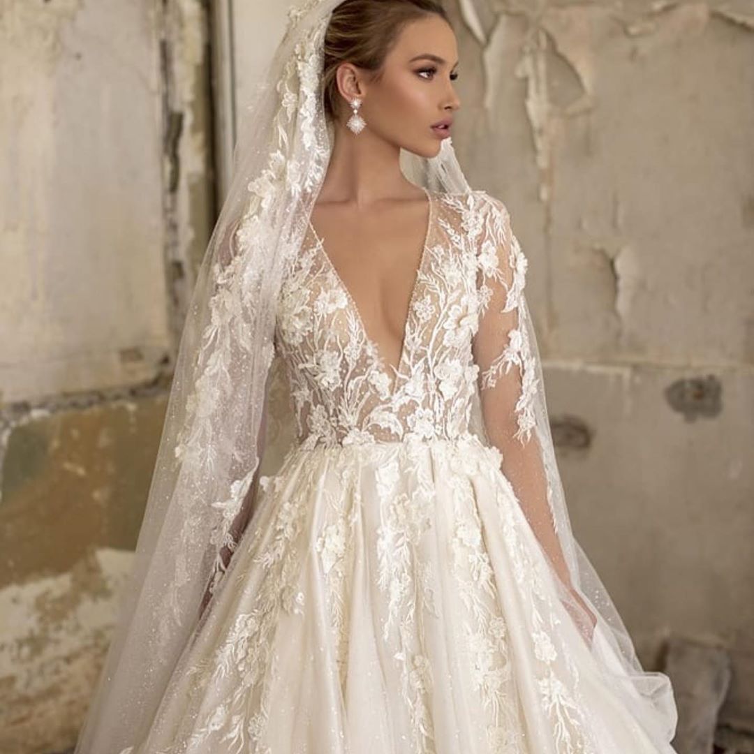 Chic Deep V-Neck Floor-Length Long Sleeves A-Line Wedding Dress Tulle with Appliques Lace Ruffles