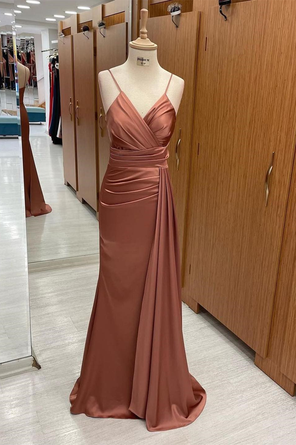 Elegant Spaghetti-Straps Mermaid Evening Dress V-Neck