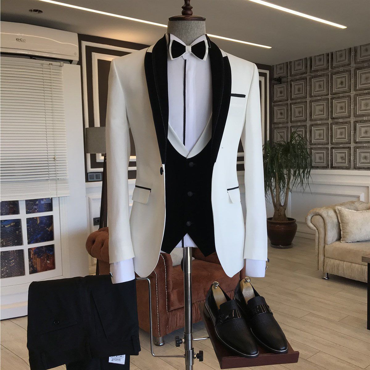 Slim Fit Hardy Black White Shawl Lapel Wedding Tuxedos