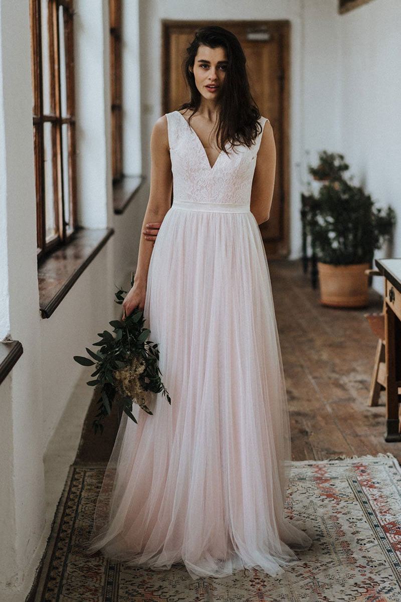 Beach Lace Wedding Dress Open Back