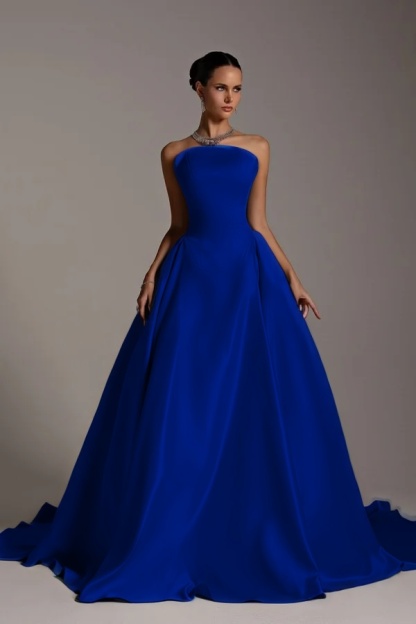 Chic Strapless Sleeveless A Line Long Formal Dress With Pleated