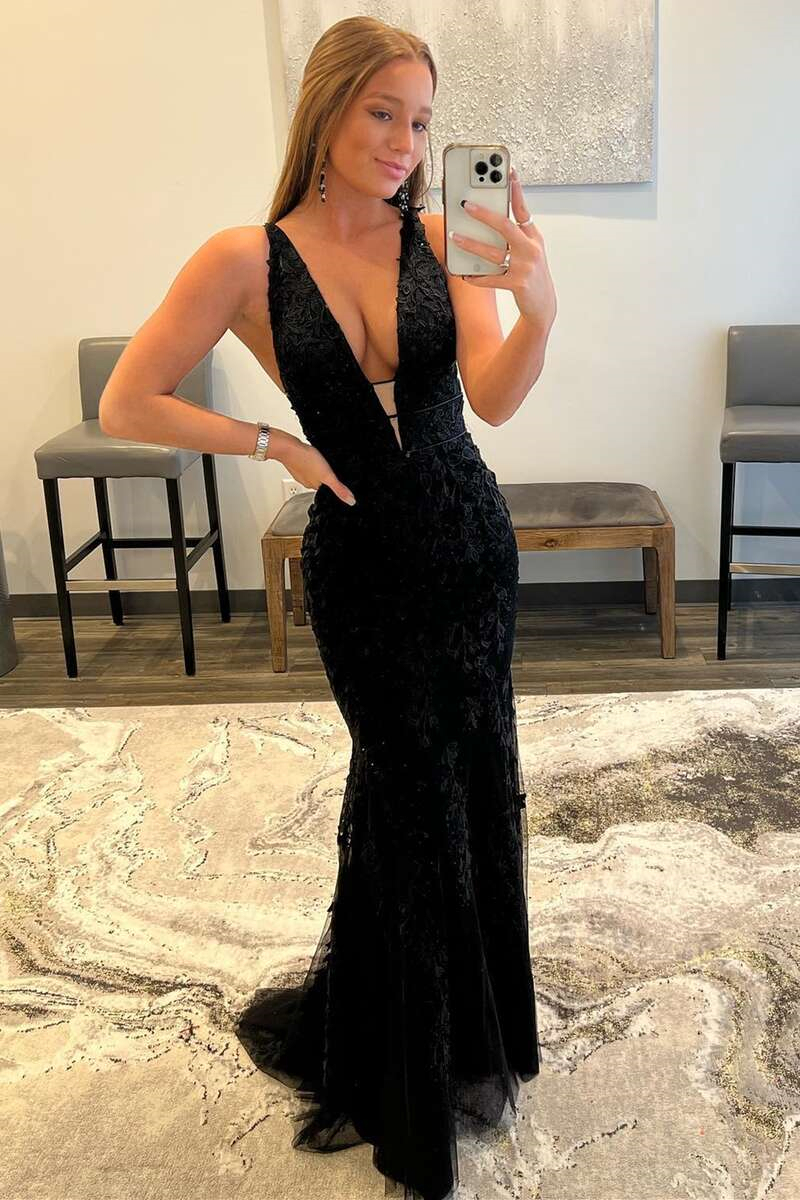 Sexy Black Sheer Straps Deep V-Neck Lace Mermaid Evening Dress With Appliques