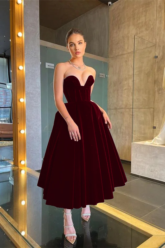 Little Tea-Length Black Prom Dress with a Touch of Elegance