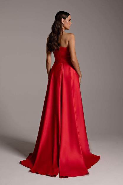 Red Strapless Sleeveless Long Mermaid Formal Dress With Pleated