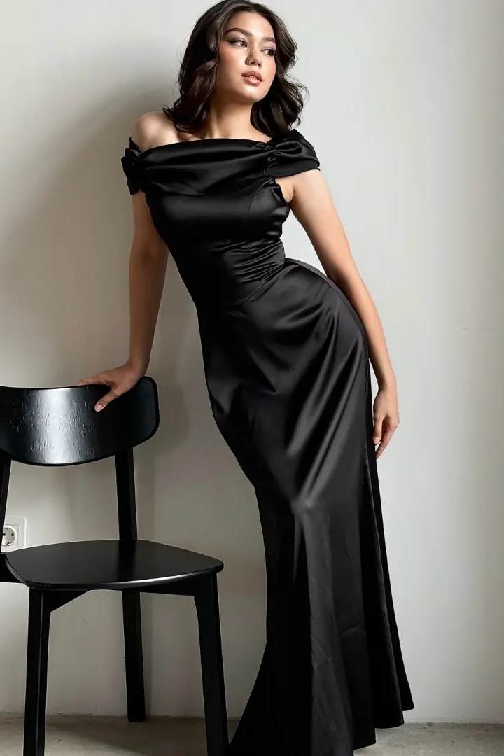 Off the Shoulder Sleeveless Long Mermaid Formal Dress With Pleated