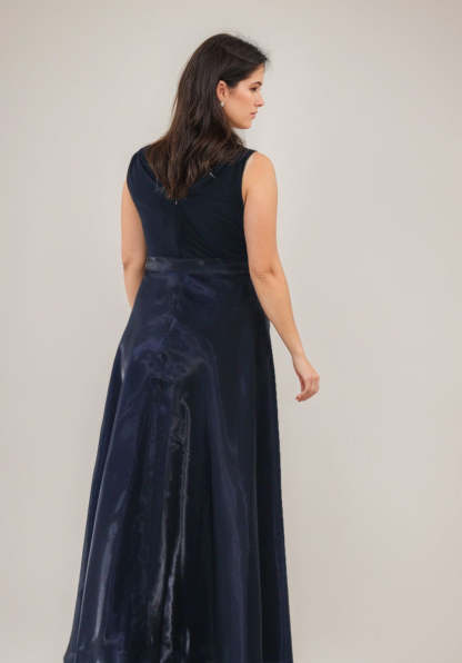 V-Neck Sleeveless A-Line Princess Floor-Length Plus Size Mother of the Bride Dress with Bow