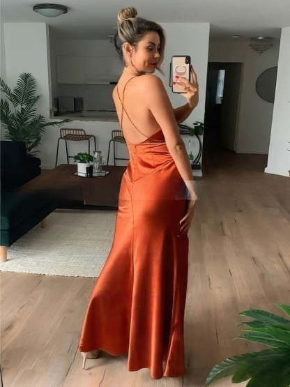 V-neck Silk-like Satin Floor-length Bridesmaid Dress with Sheath/Column Split Front