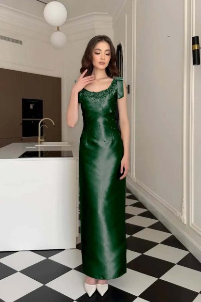 Glamorous Straps Sleeveless Long Formal Dress With Appliques Beading