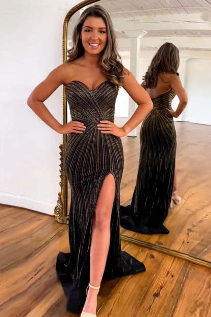 Elegant Black Mermaid Prom Dress with Sweetheart Neckline and Beaded Slit