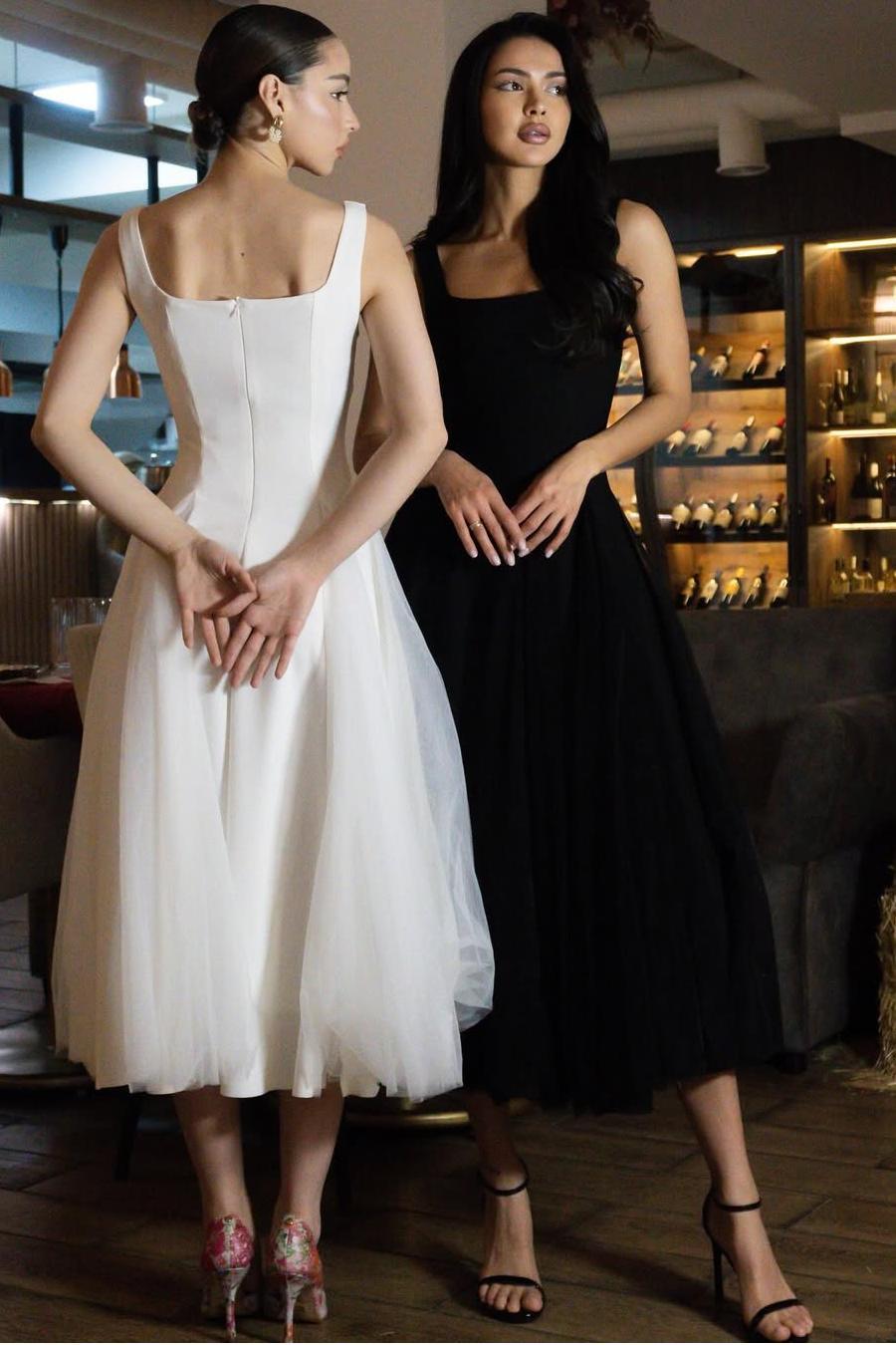 White Square Neck Straps Sleeveless Long Formal Dress With Tulle