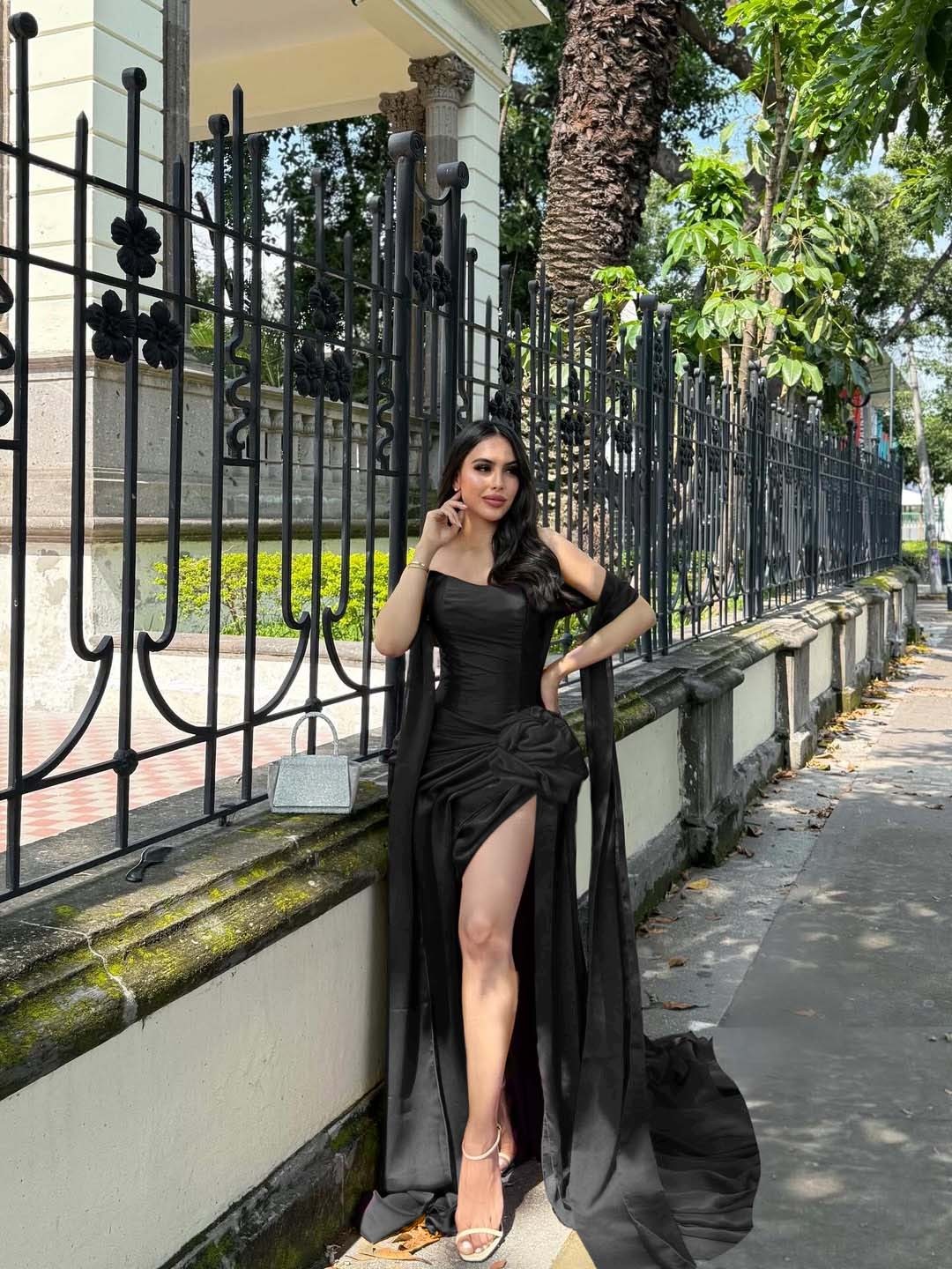 Strapless Sleeveless Long Mermaid Formal Dress With Split Pleated