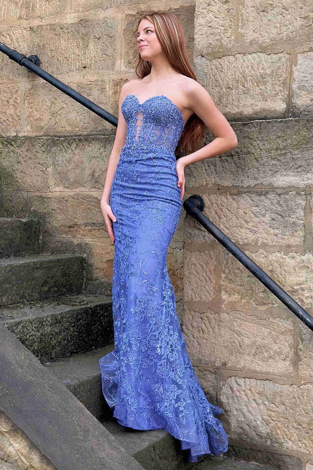 Elegant Black Mermaid Sweetheart Corset Prom Dress Featuring Appliques