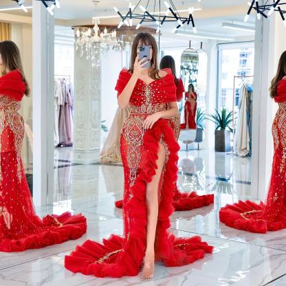 Elegant Red Off-The-Shoulder Evening Dress With Split