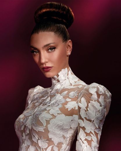 Gorgeous Floor-Length Long A-Line High Neck Wedding Dress with Appliques
