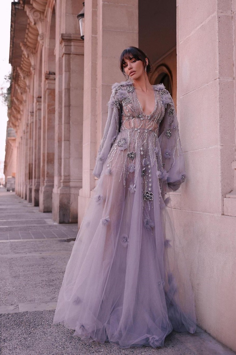 Chic Tulle Long Sleeves Deep V Neck Beadings Long Formal Dress With Appliques