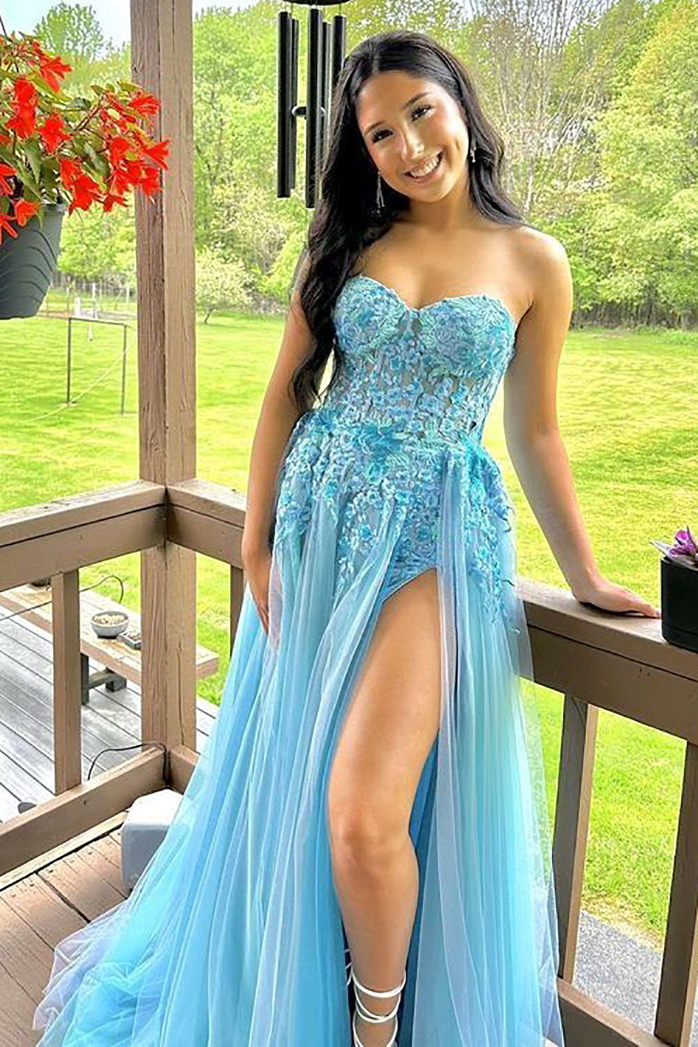 Sweetheart Blue Corset Prom Dress with A-Line Silhouette and Split Front Appliques