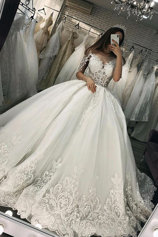 Chic Ball Gown Short Sleeves Sheer Tulle Wedding Dress with Appliques
