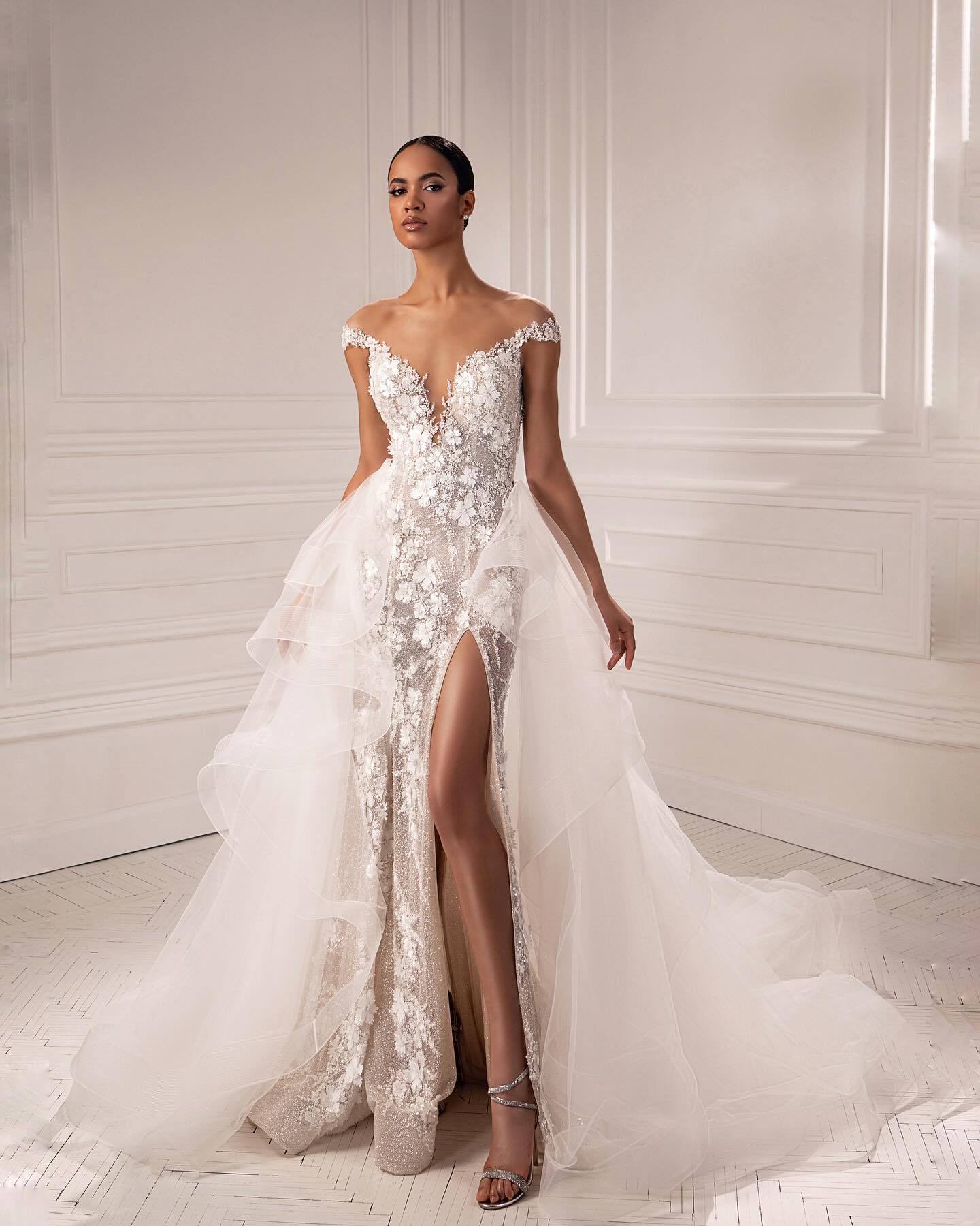Charming Embroidery Applique White Split Wedding Dress