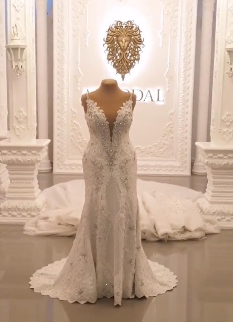 Classy Spaghetti-Straps Sweetheart A-Line Backless Wedding Dress with Appliques Lace